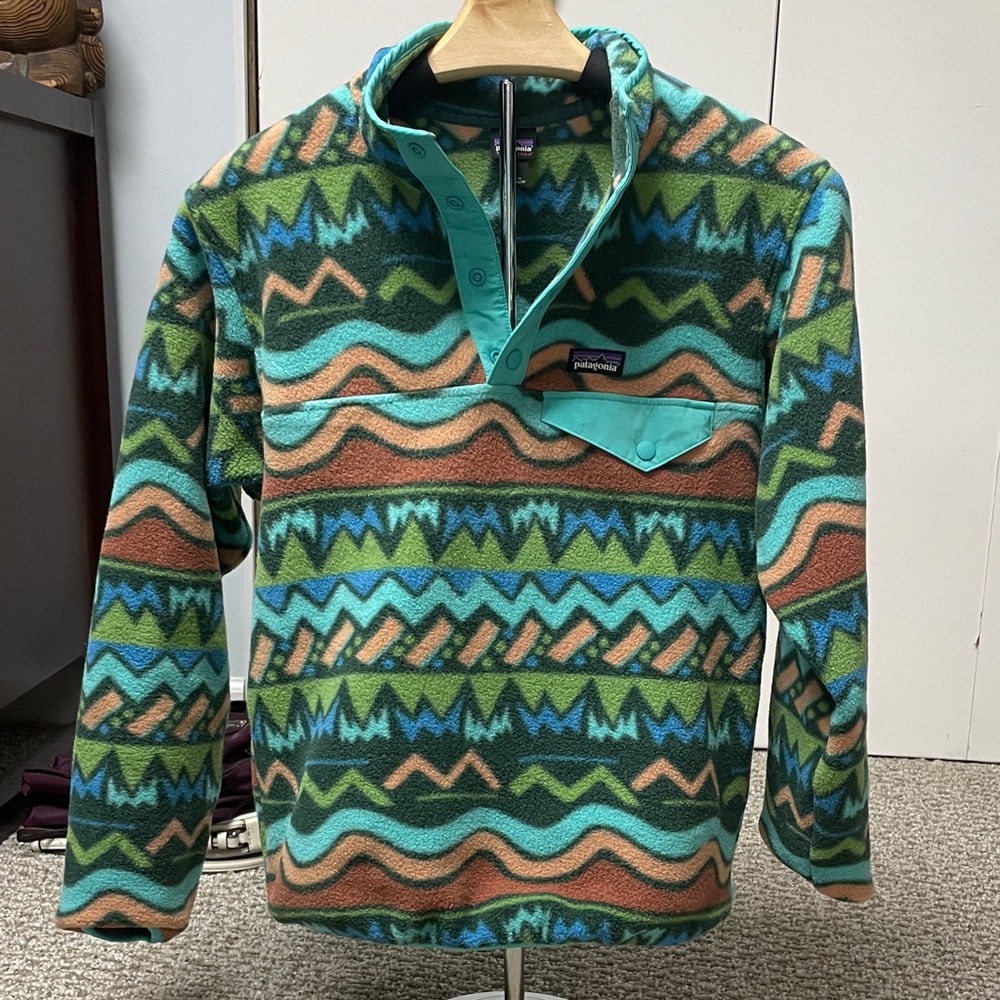 Big Kids Patagonia Green and Brown Patterned Fleece Pullover